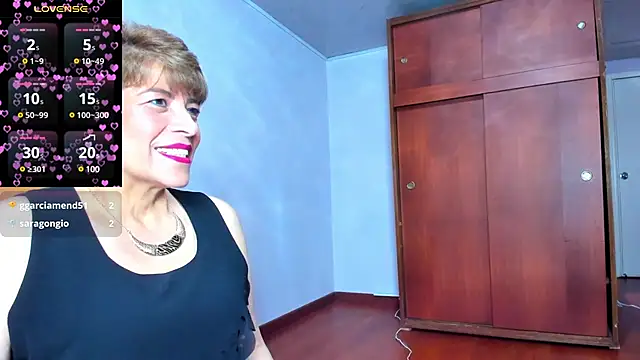 Snapshot of Angelina_Stone_65 chatting on December 2024 09:43:01 PM Angelina Stone 65 online show from December 2024 09:43:01 PM