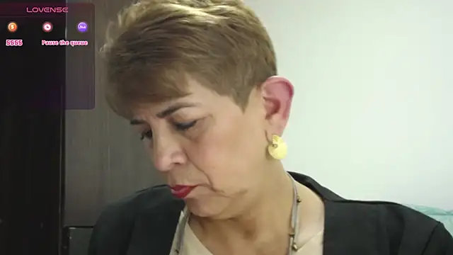 Snapshot of Angelina_Stone_65 chatting on March 2025 06:18:01 PM Angelina Stone 65 online show from March 2025 06:18:01 PM