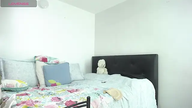 Snapshot of Angelina_Stone_65 chatting on March 2025 11:09:01 PM Angelina Stone 65 online show from March 2025 11:09:01 PM