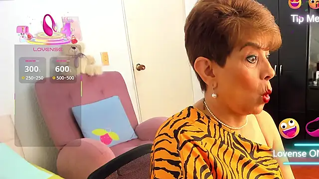 Snapshot of Angelina_Stone_65 chatting on September 2025 01:47:02 PM Angelina Stone 65 online show from September 2025 01:47:02 PM