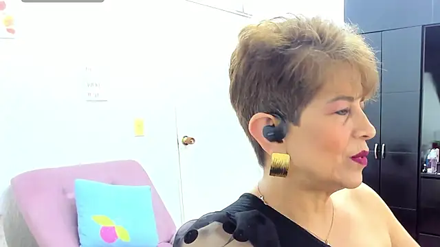 Snapshot of Angelina_Stone_65 chatting on September 2025 10:04:01 PM Angelina Stone 65 online show from September 2025 10:04:01 PM