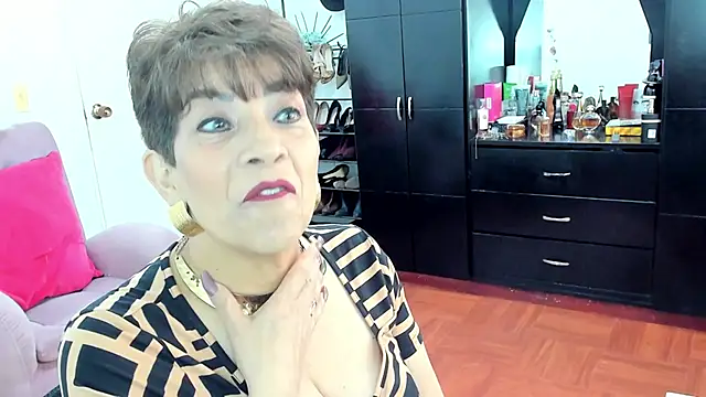 Snapshot of Angelina_Stone_65 chatting on October 2025 01:23:01 PM Angelina Stone 65 online show from October 2025 01:23:01 PM