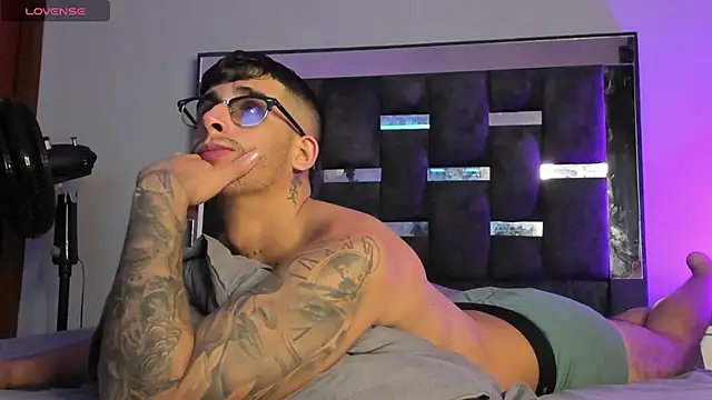 Snapshot of iamcamiloo_ chatting on March 2025 03:53:02 AM iamcamiloo online show from March 2025 03:53:02 AM