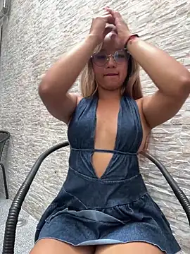 MelanieRoah online show from May 2026 02:55:01 PM