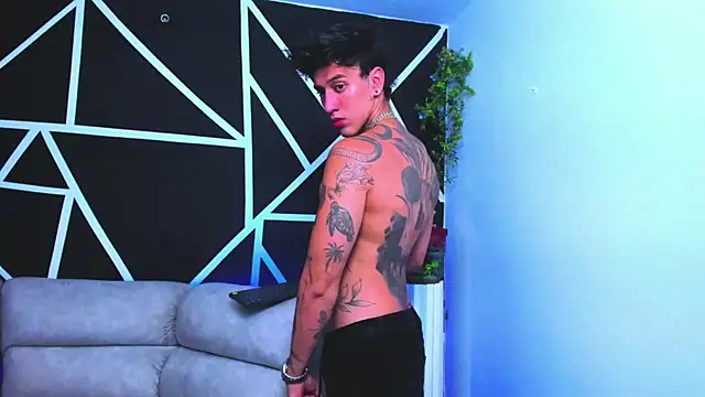 JUSTIN FULLER1 online show from February 2025 02:49:01 AM