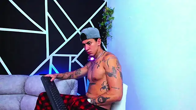 JUSTIN FULLER1 online show from February 2025 02:18:01 PM