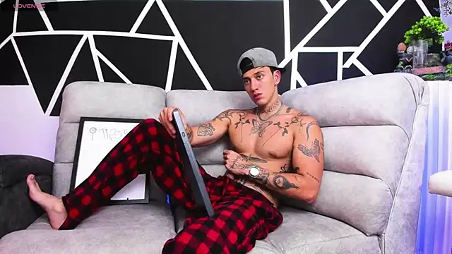 JUSTIN FULLER1 online show from March 2025 07:34:01 PM