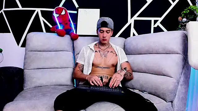 JUSTIN FULLER1 online show from March 2025 10:17:02 PM