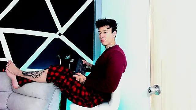 JUSTIN FULLER1 online show from October 2025 02:58:02 PM