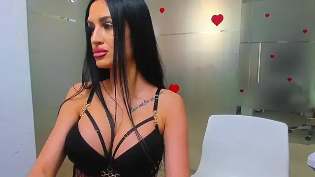 Queenrafaella online show from April 2026 12:29:02 PM