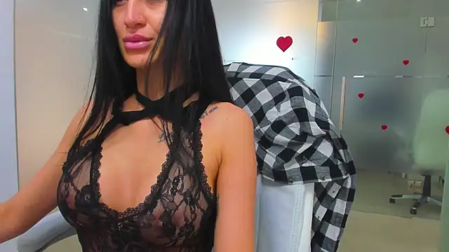 Queenrafaella online show from May 2026 05:25:02 AM