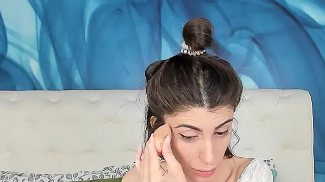 Snapshot of SkinnyDolly chatting on October 2025 03:18:01 AM SkinnyDolly online show from October 2025 03:18:01 AM