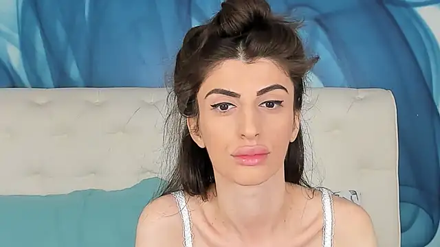 Snapshot of SkinnyDolly chatting on November 2025 03:08:02 AM SkinnyDolly online show from November 2025 03:08:02 AM