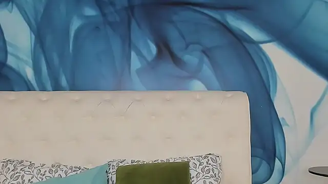 SkinnyDolly online show from November 2025 03:17:01 AM