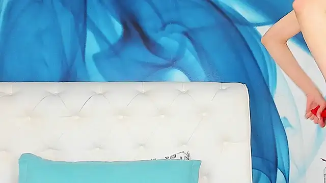 SkinnyDolly online show from May 2026 04:06:02 AM