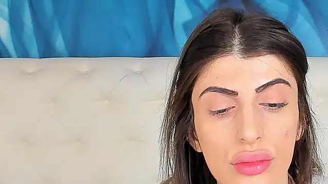 SkinnyDolly online show from May 2026 02:28:01 AM