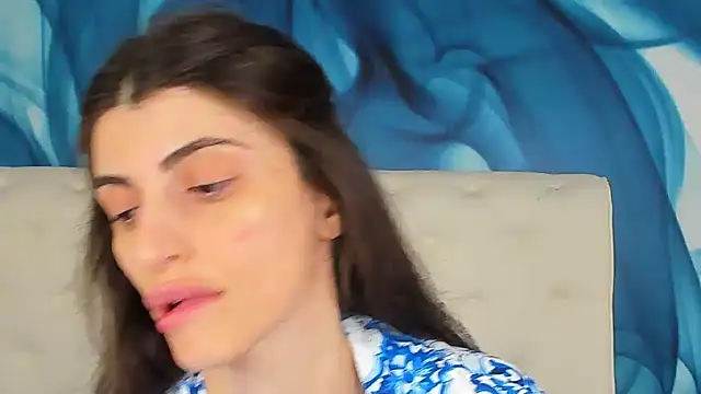 SkinnyDolly online show from June 2026 03:00:02 AM