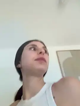 emma05 online show from December 2024 11:41:01 AM