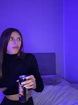 emma05 online show from December 2024 07:32:01 PM