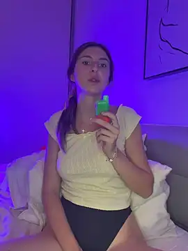 emma05 online show from May 2026 06:16:01 PM