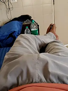 Snapshot of MrNick74 chatting on October 2025 09:33:01 AM MrNick74 online show from October 2025 09:33:01 AM