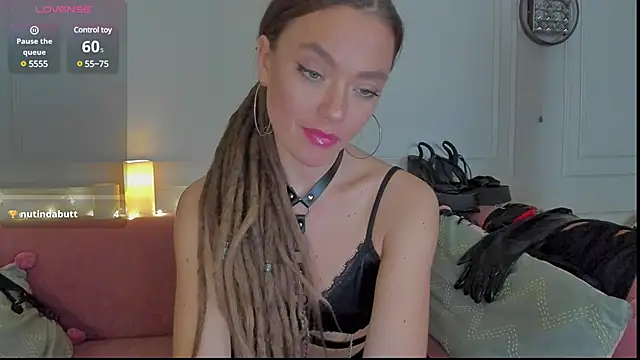 Snapshot of KellyFouler chatting on February 2025 02:18:01 PM KellyFouler online show from February 2025 02:18:01 PM