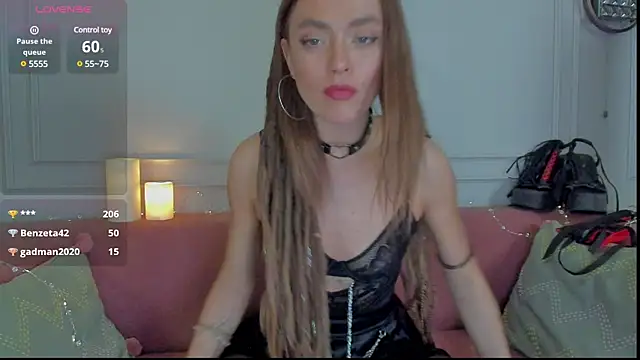 Snapshot of KellyFouler chatting on March 2025 05:28:02 PM KellyFouler online show from March 2025 05:28:02 PM