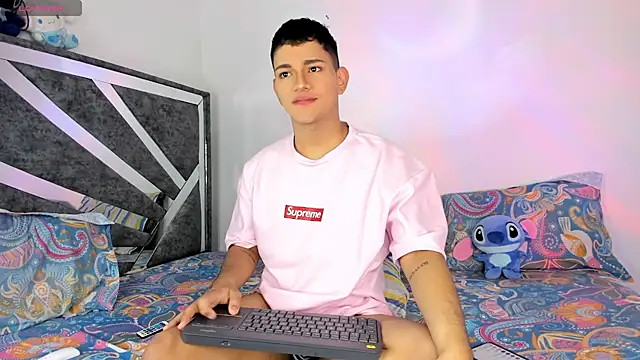 Snapshot of ander_deimond_ chatting on February 2025 02:33:02 PM ander deimond online show from February 2025 02:33:02 PM