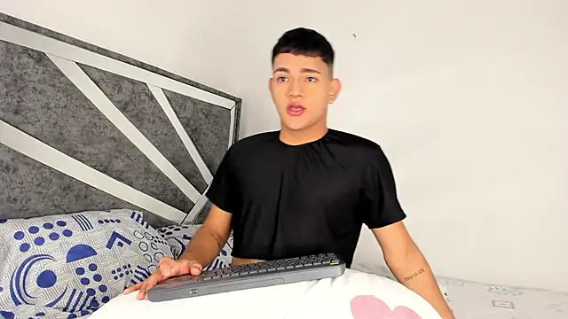 Snapshot of ander_deimond_ chatting on February 2025 04:21:01 PM ander deimond online show from February 2025 04:21:01 PM