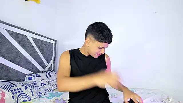 Snapshot of ander_deimond_ chatting on February 2025 08:53:02 PM ander deimond online show from February 2025 08:53:02 PM