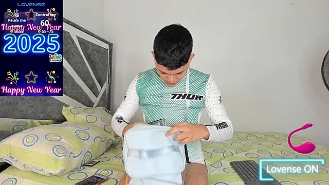 Snapshot of ander_deimond_ chatting on September 2025 01:33:01 PM ander deimond online show from September 2025 01:33:01 PM