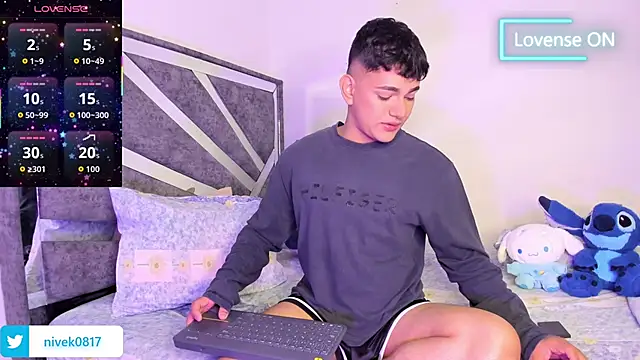 Snapshot of ander_deimond_ chatting on April 2026 01:04:02 PM ander deimond online show from April 2026 01:04:02 PM