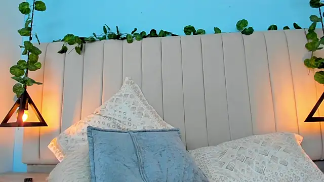 Snapshot of JulianaWaldo chatting on December 2024 07:42:01 PM JulianaWaldo online show from December 2024 07:42:01 PM