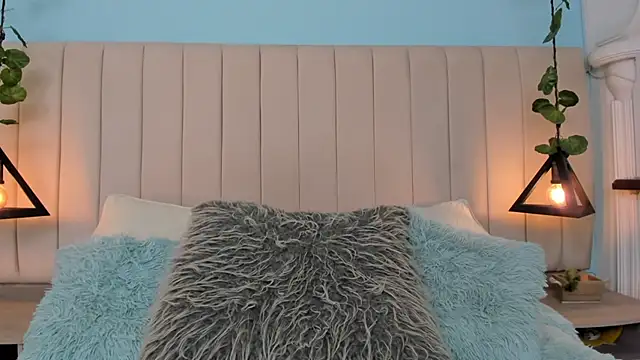 Snapshot of JulianaWaldo chatting on March 2025 01:03:02 PM JulianaWaldo online show from March 2025 01:03:02 PM