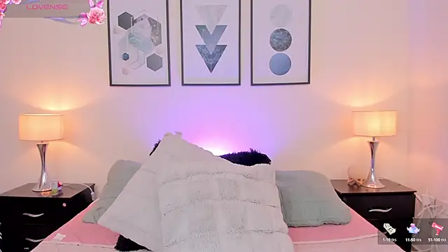 Snapshot of JulianaWaldo chatting on September 2025 01:11:02 PM JulianaWaldo online show from September 2025 01:11:02 PM