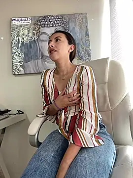 im lorein online show from February 2025 12:45:02 PM