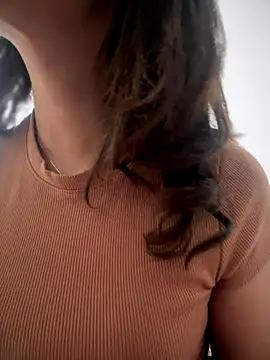 im lorein online show from October 2025 07:00:01 PM