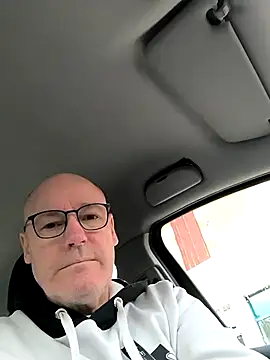 Snapshot of bogland33 chatting on February 2025 09:10:01 AM bogland33 online show from February 2025 09:10:01 AM