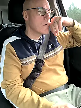 Snapshot of bogland33 chatting on February 2025 01:10:02 PM bogland33 online show from February 2025 01:10:02 PM