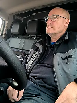 bogland33 online show from November 2025 11:32:02 AM