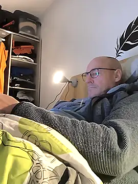 bogland33 online show from November 2025 07:45:02 PM