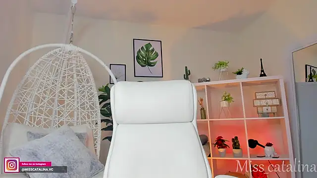 miss catalinaa online show from January 2025 11:37:02 AM