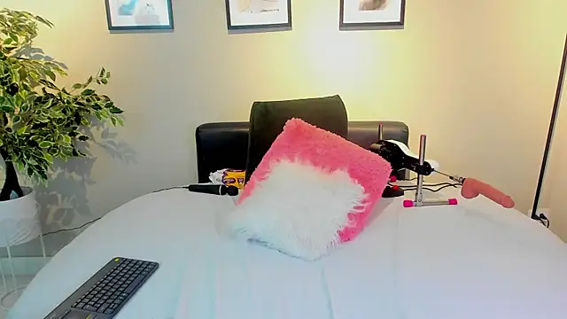 Anna  Spencer online show from June 2026 12:36:02 PM
