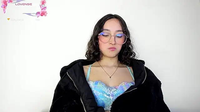 its  angelica  online show from January 2025 09:14:02 PM