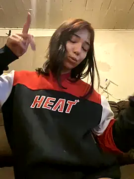 kittyprettybby online show from October 2025 11:25:01 PM