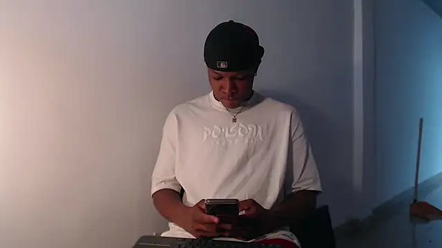 Alid 17 online show from March 2025 08:52:01 PM