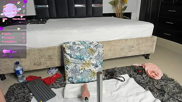 Snapshot of kinky_polar chatting on January 2025 04:44:02 AM kinky polar online show from January 2025 04:44:02 AM
