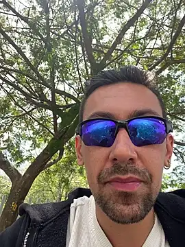 Snapshot of dantedesirexx chatting on October 2025 04:36:02 PM dantedesirexx online show from October 2025 04:36:02 PM