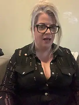 Snapshot of curvy-Ruby-Uk chatting on December 2024 02:32:01 PM curvy-Ruby-Uk online show from December 2024 02:32:01 PM