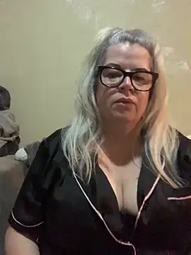 Snapshot of curvy-Ruby-Uk chatting on January 2025 07:55:02 AM curvy-Ruby-Uk online show from January 2025 07:55:02 AM
